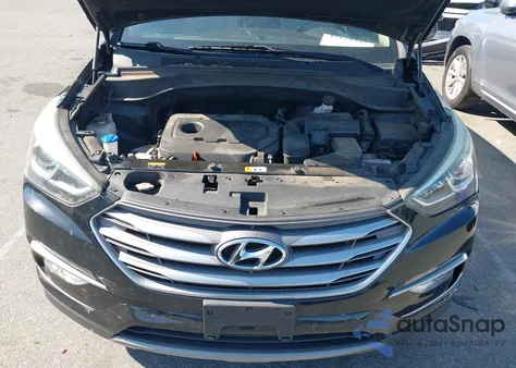 2017 Hyundai Santa Fe Sport 2.4L z USA, uszkodzony, nr VIN 5NMZUDLB3HH008962